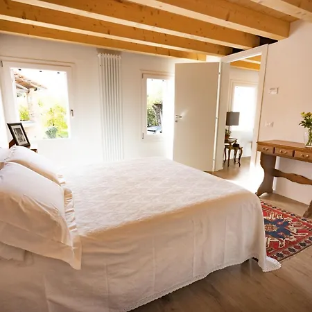 La Corte Di Cesio Bed & Breakfast